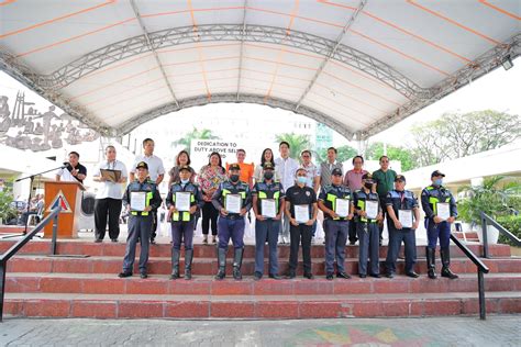 Mayor Joy commends QC traffic enforcers for dedication to duty.